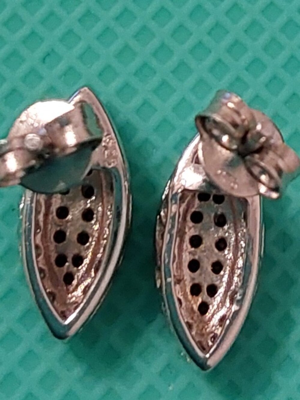 1/3 CT. T.W. BLACK DIAMOND Round Prong Set Earring in Sterling Silver (IJ-I2-I3) - Picture 8 of 16
